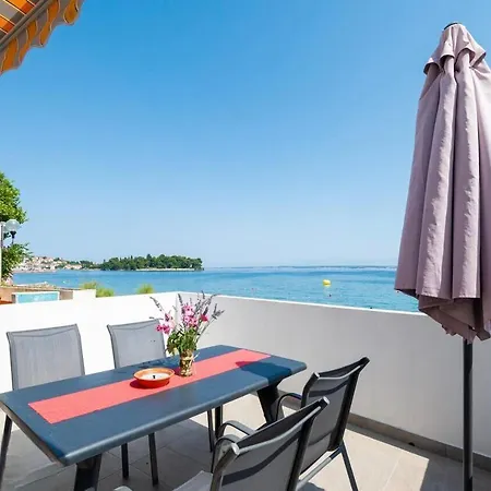 House Kuca Za Odmor بيت للعطل بريكو