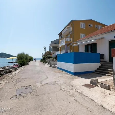 بيت للعطل House Kuca Za Odmor *